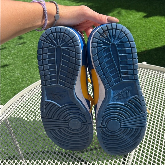 EUC Nike University Of Michigan Dunks - Picture 7 of 10